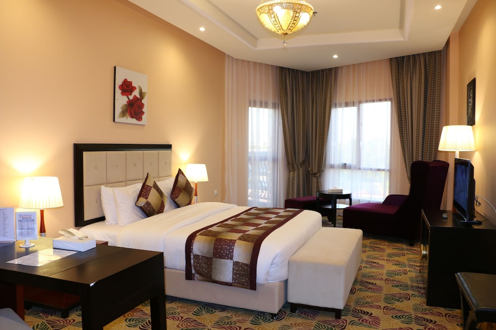 Red Castle Hotel 7/50