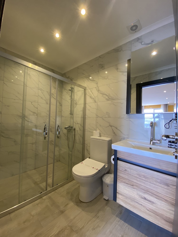 Roy Otel Akcay 48/50