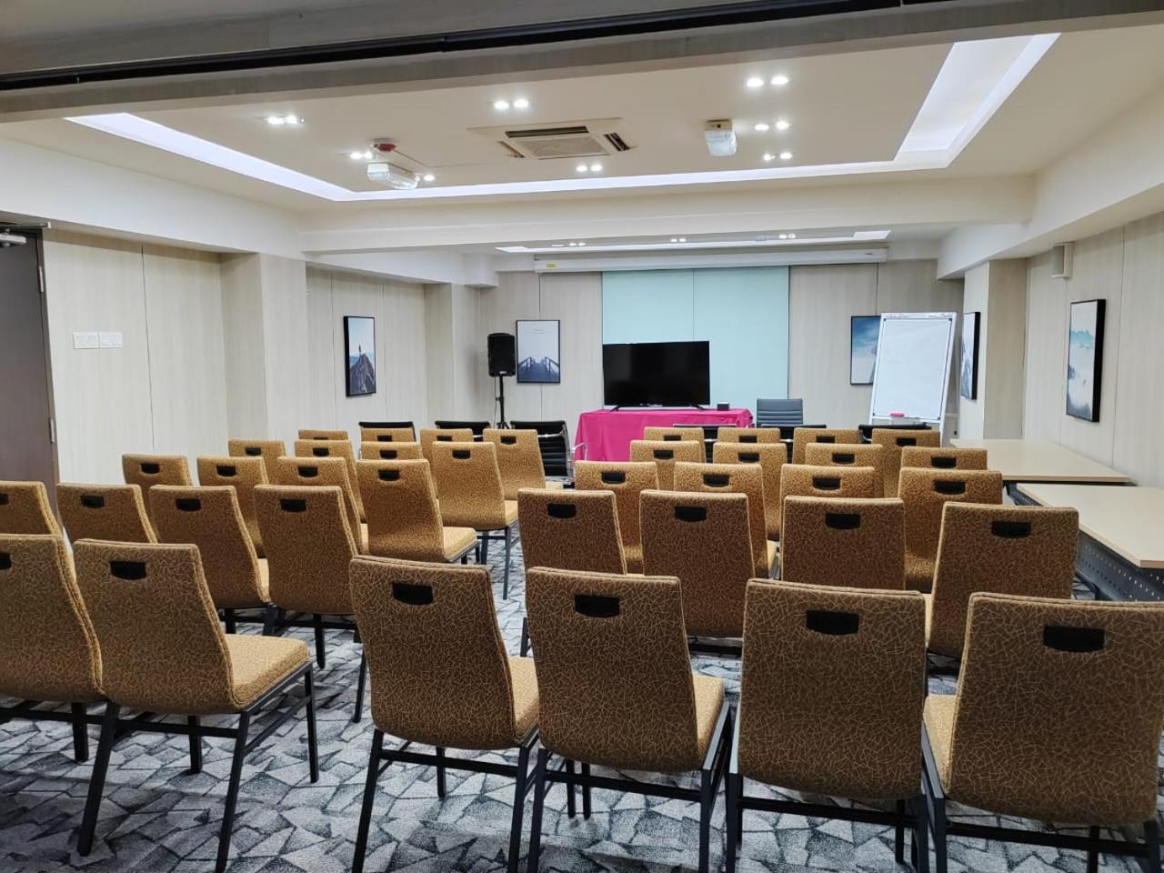 Hotel Damai Kuala Lumpur 34/43