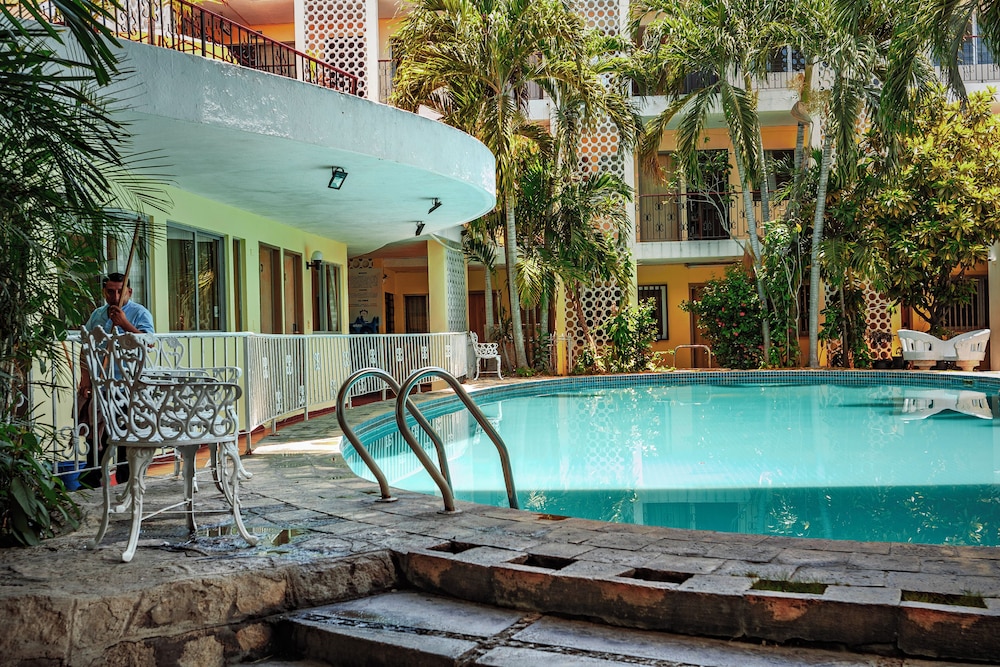 SUITE HOTEL MARIA DE LA LUZ 20/41
