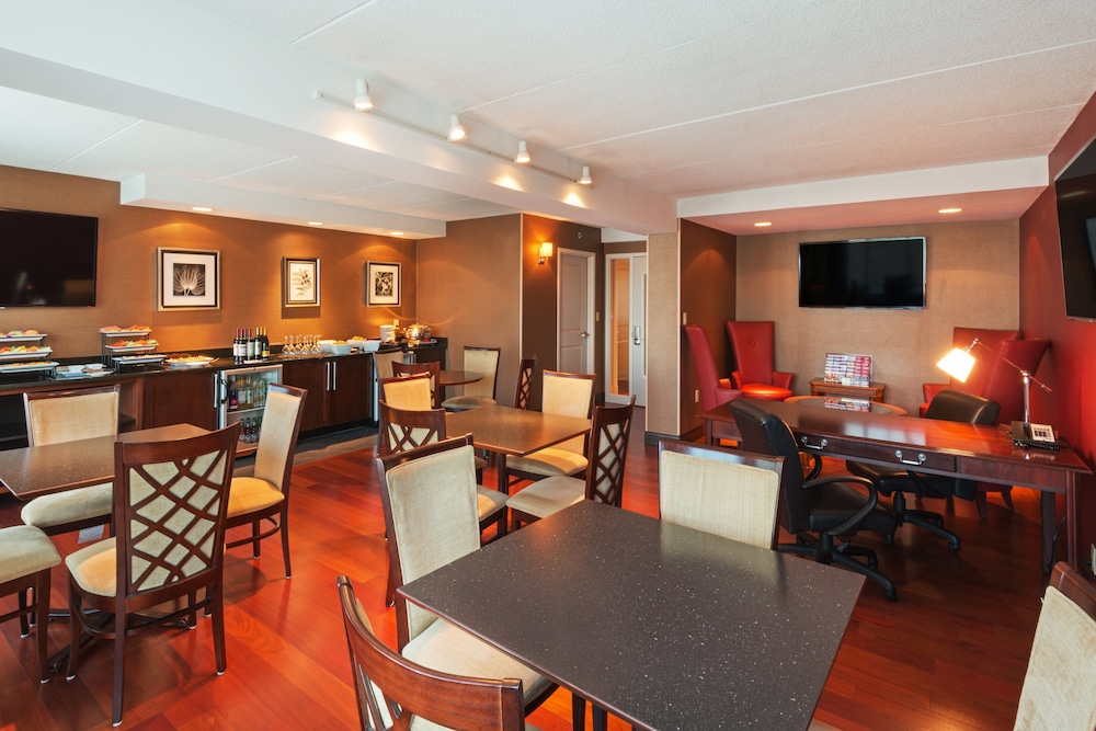 CROWNE PLAZA BOSTON - WOBURN 65/80
