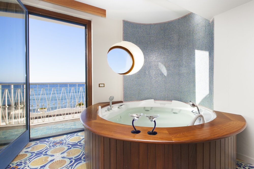 Alimuri Bay Resort 32/61