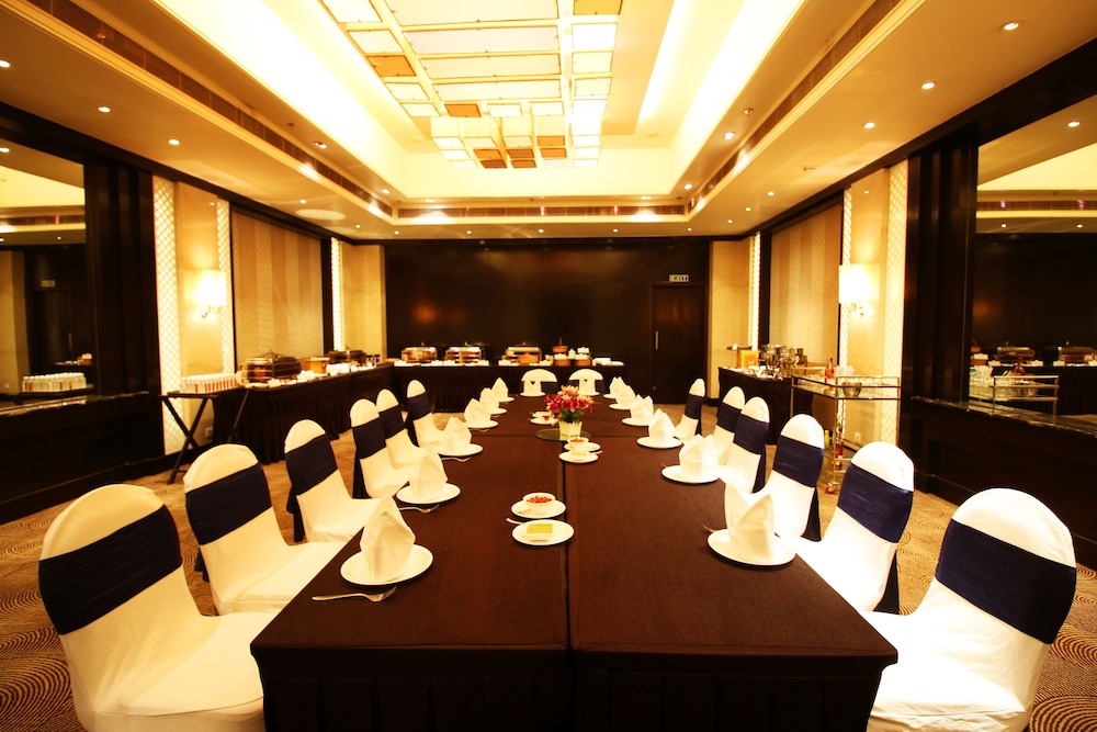Hotel Sayaji Raipur 59/73