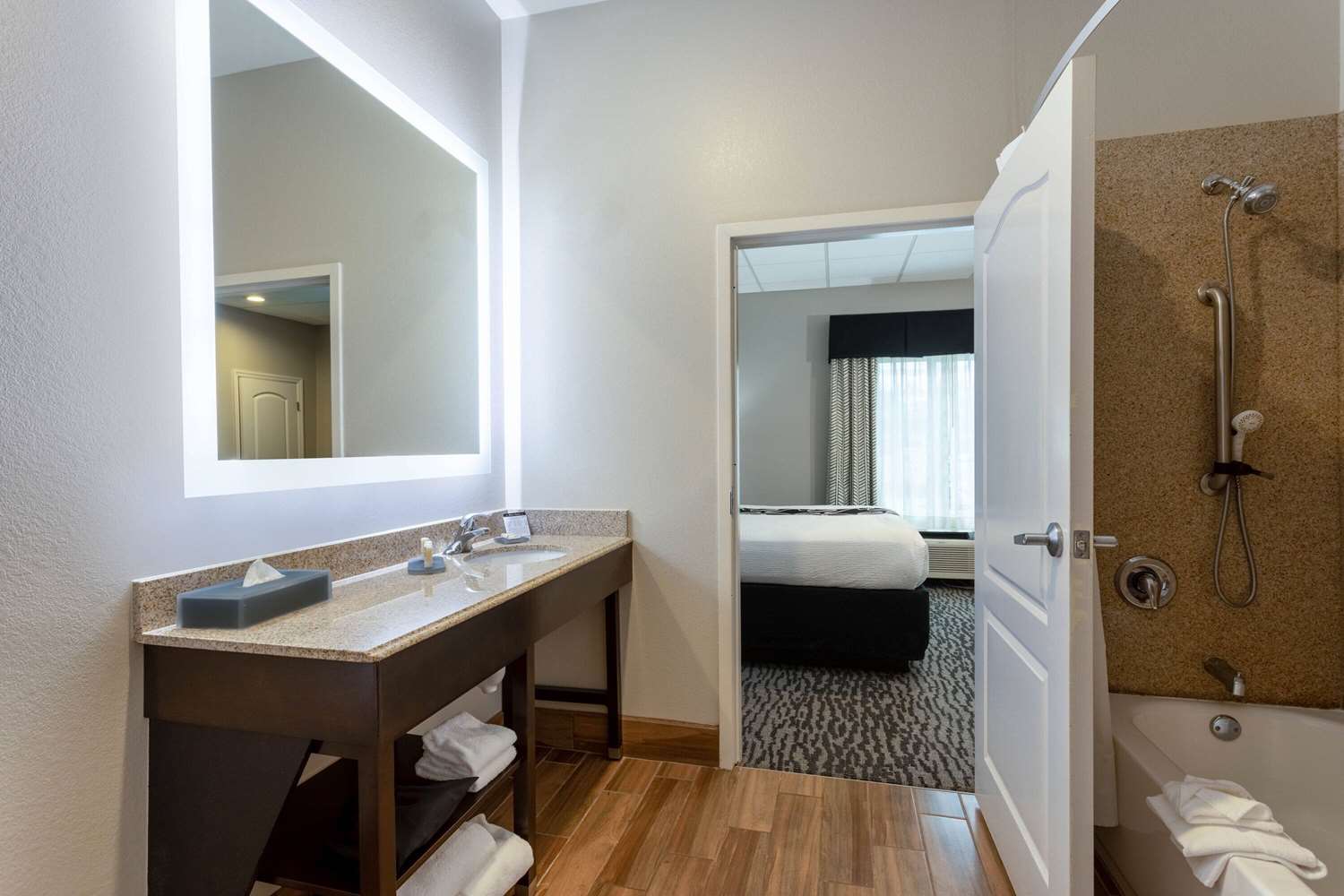 La Quinta Inn & Suites by Wyndham Huntsville Airport Madison 47/47
