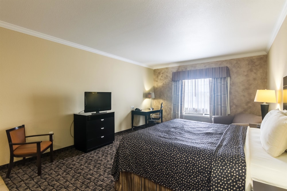 Econo Lodge Inn and Suites Colorado City, TX 6/47