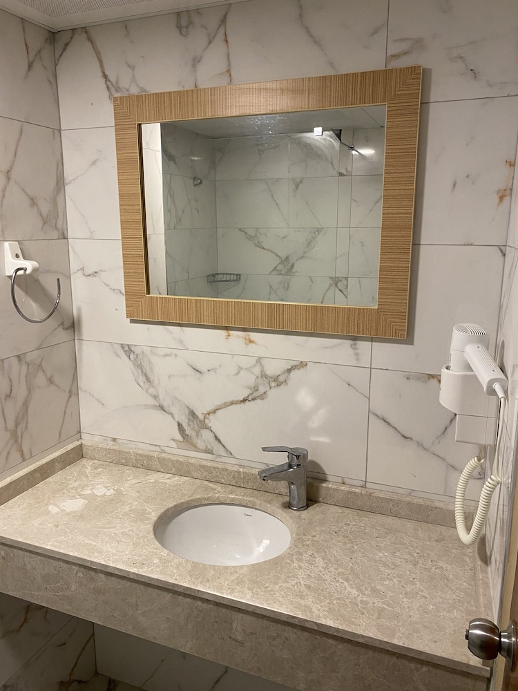 Tuntas Family Suites Kusadasi 40/41