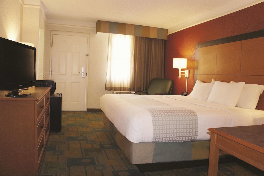 Travelodge by Wyndham Amarillo West Medical Center 6/30