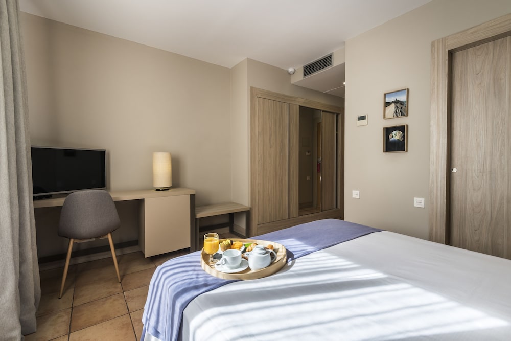 Room, Single, 3 Beds, Pool View, Terrace، Intelier Bonaire 4/9