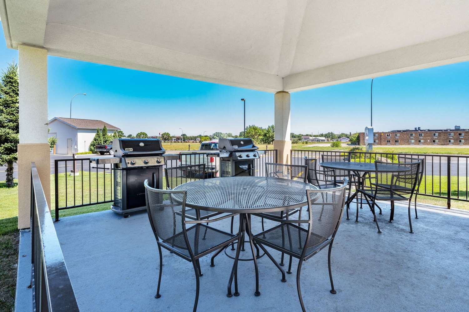 Hawthorn Suites By Wyndham Williston 13/23