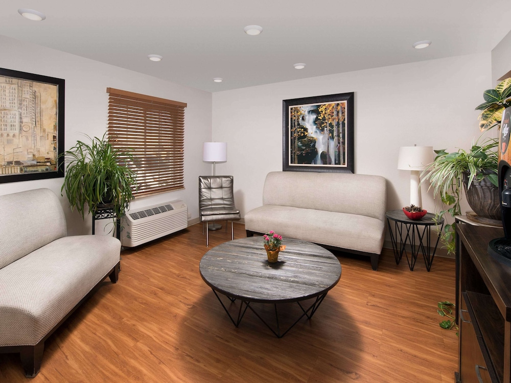 Extended Stay America Suites - Denver – Airport 23/43