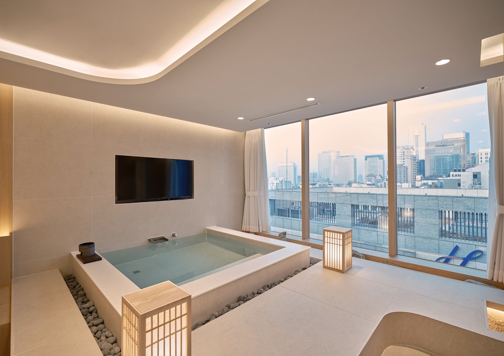 UH Suite The Coex 33/50