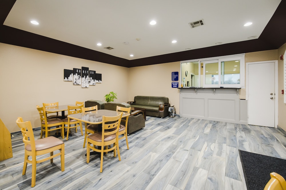 Sapphire Inn Suites 39/58