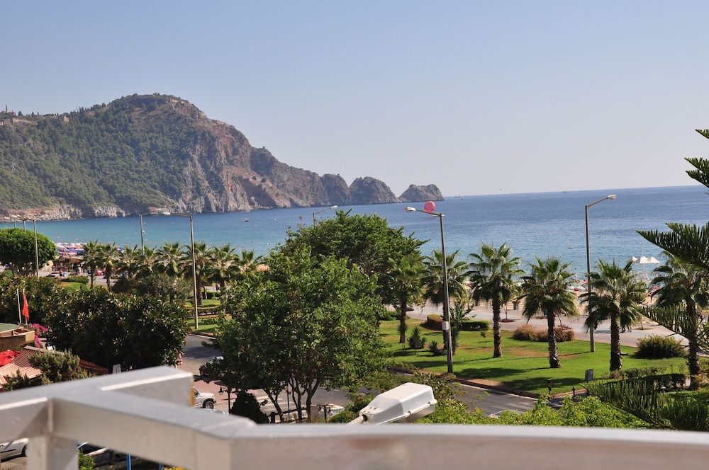 Belle Ocean Apart Hotel 45/50