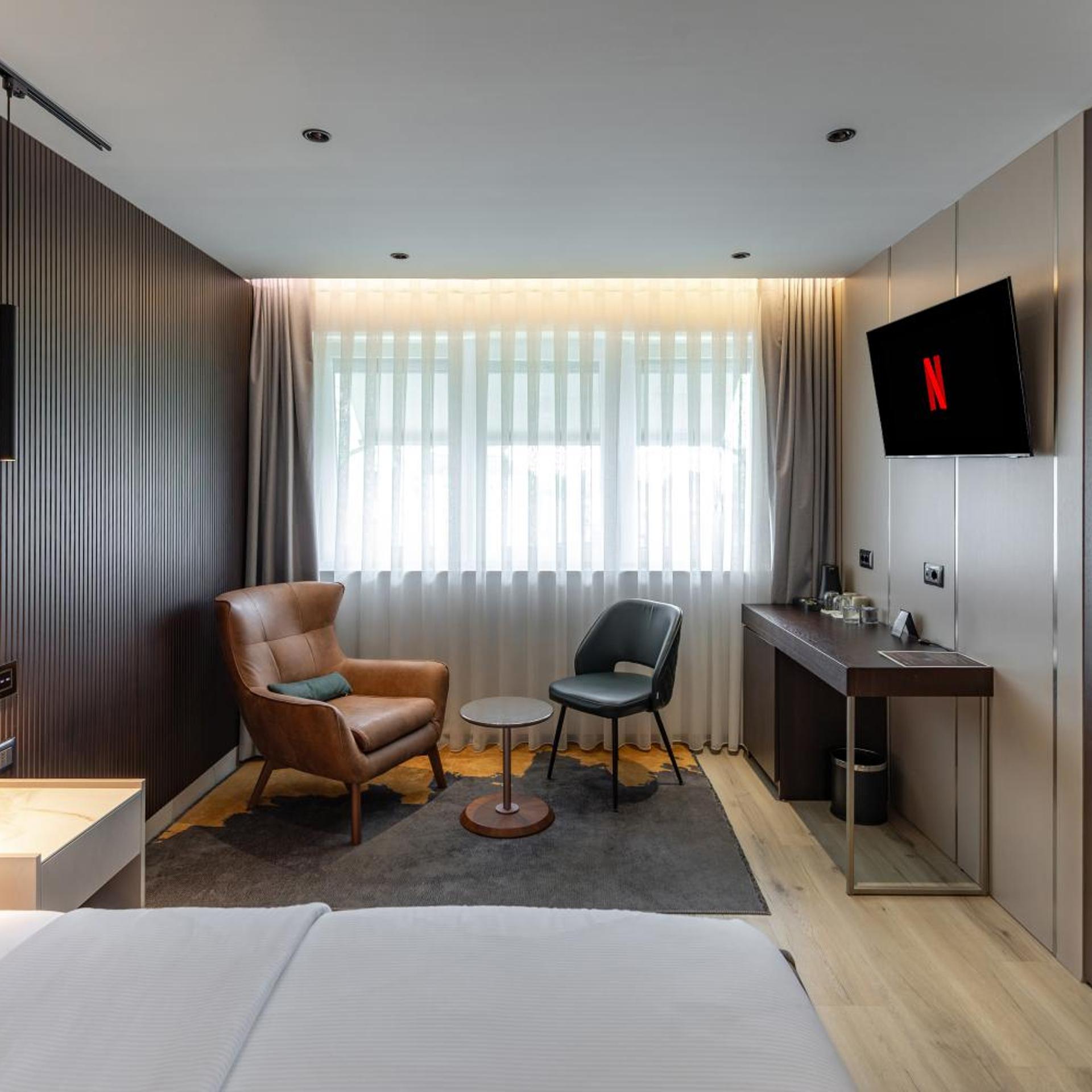 Emery Hotel Pristina 34/50