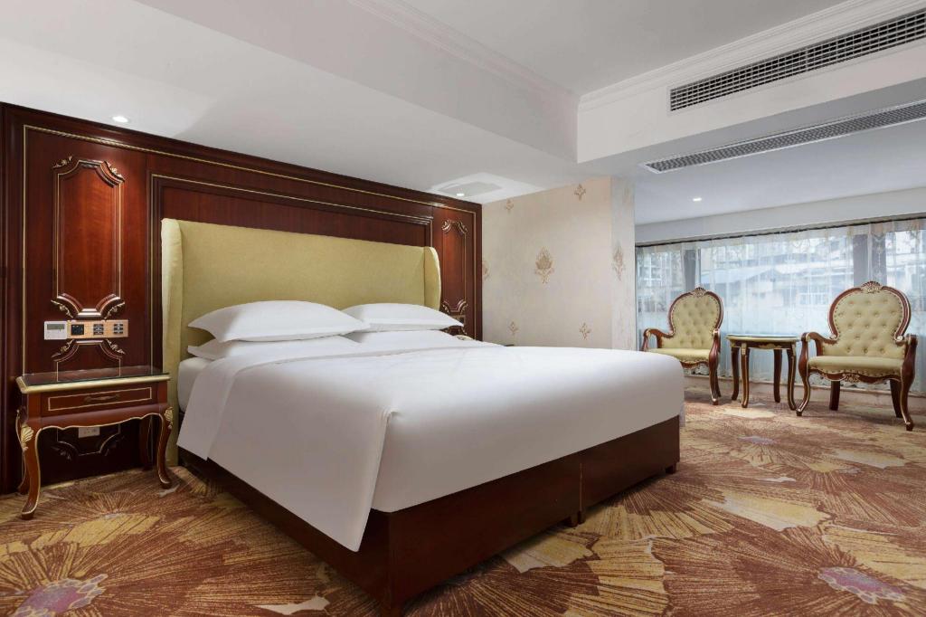 Loft, Deluxe, Suite, King Bed