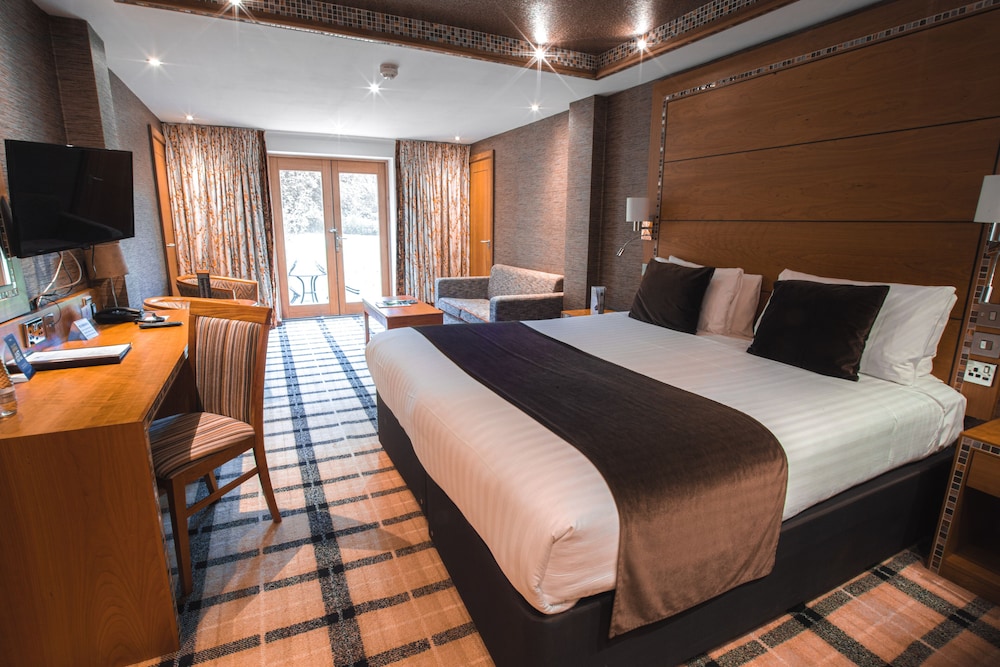 Best Western Plus Grim's Dyke Hotel 7/48