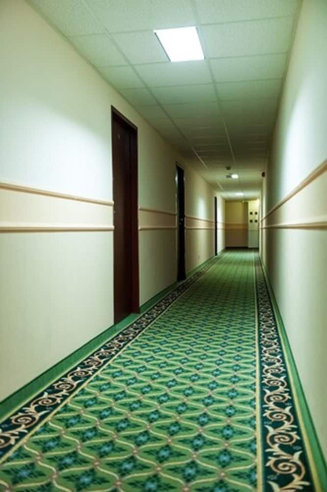 Hit Hotel 13/73