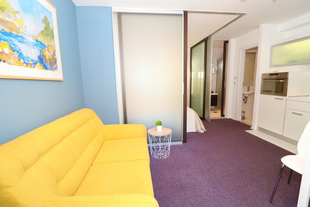 MirÓ Studio Apartments 26/50
