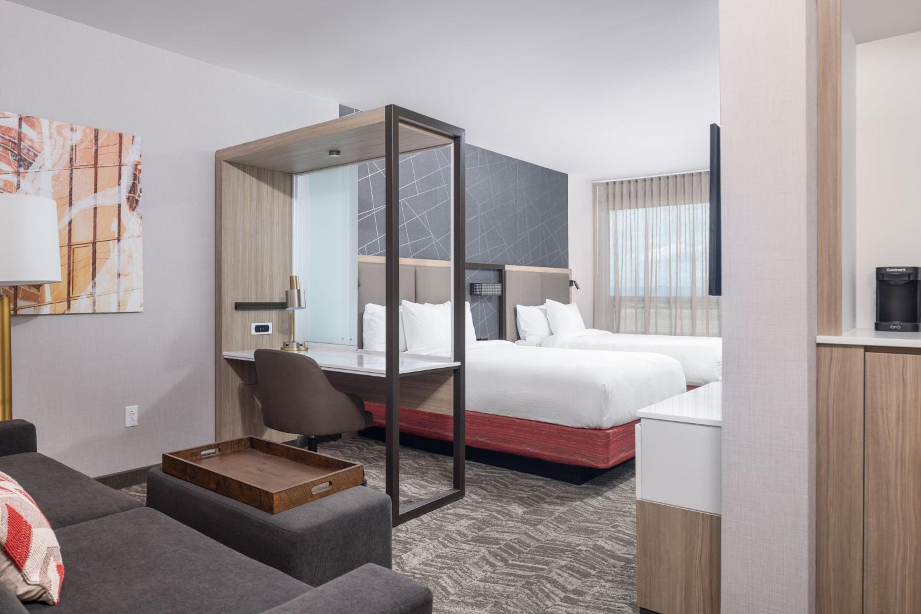 Suite, 2 Queen Beds, Trundle Beds