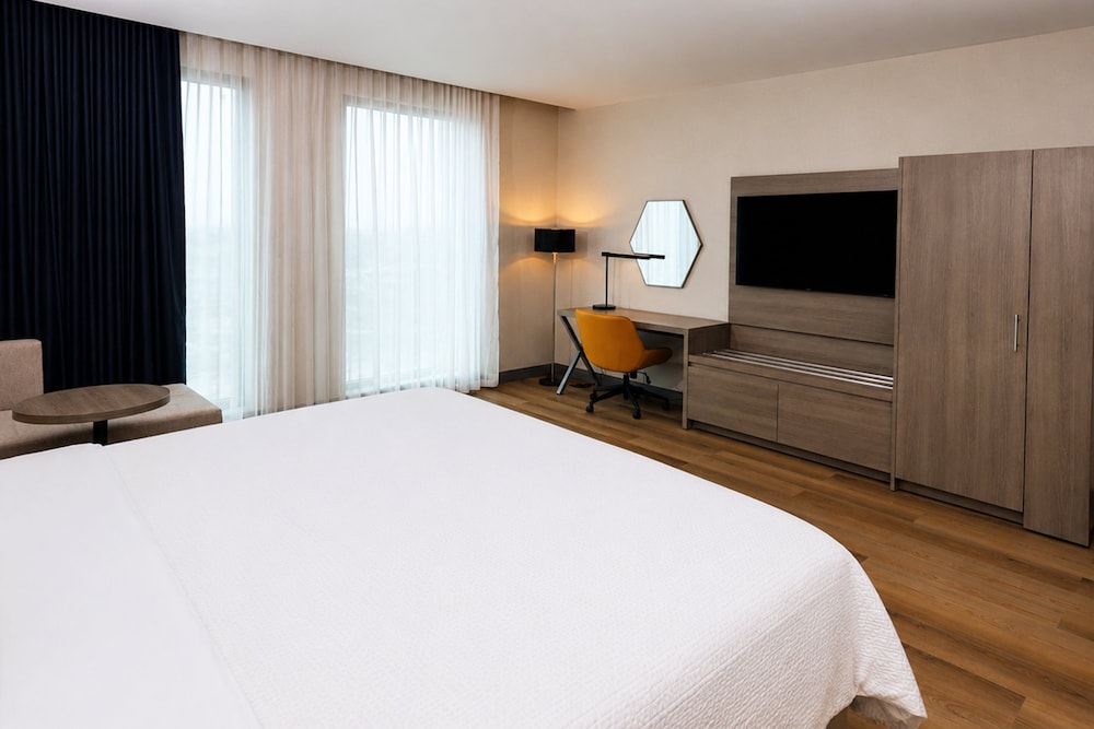 غرفة قياسية بسرير كينج لذوي الإعاقة، Holiday Inn Express And Suites Monterrey Sendero 2/8