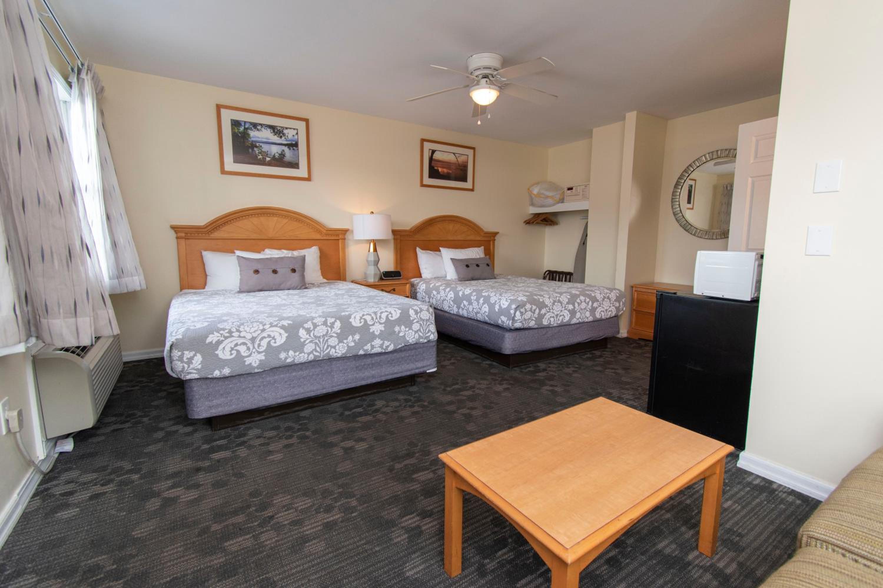 Room, 2 Queen Beds, Lake Front, Sofa