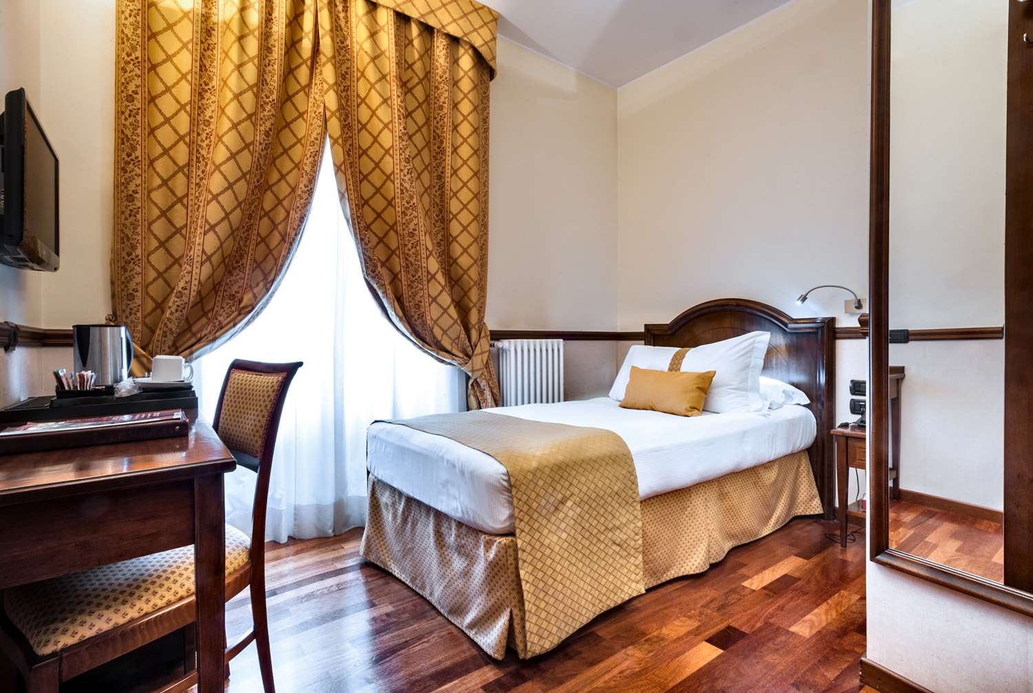 Worldhotel Casati 18 32/63