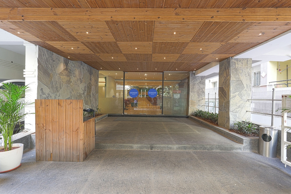TREEBO TARA RESIDENCY 21/22