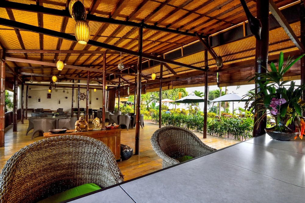 Dolphin Beach Bali 44/63