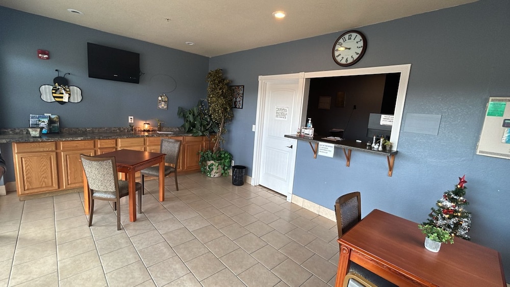 HiWay Inn Express Kiowa Hwy 69 38/55