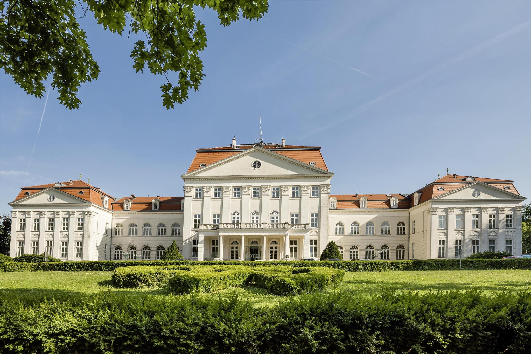 Austria Trend Hotel Schloss Wilhelminenberg in VIENNA