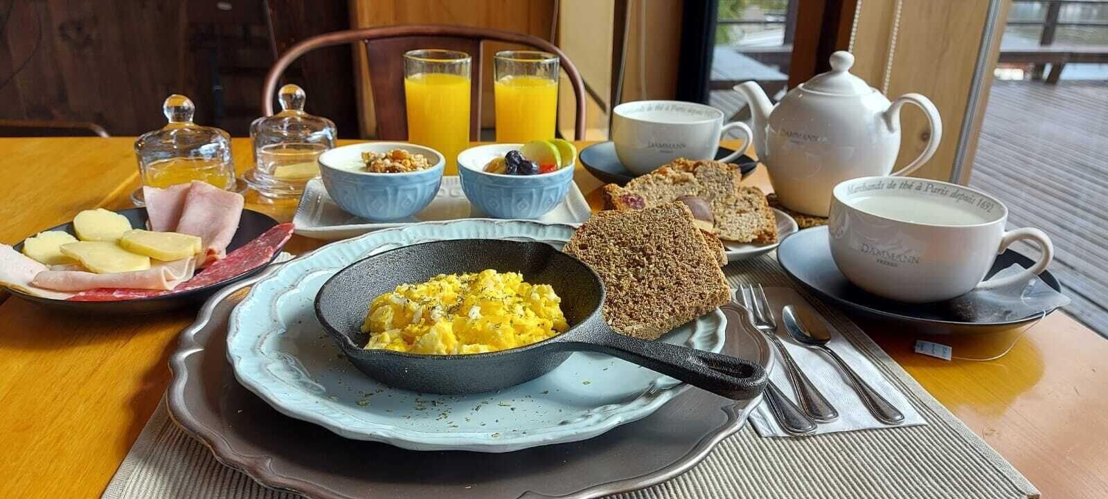 Hotel & Cafe Veliche 32/50
