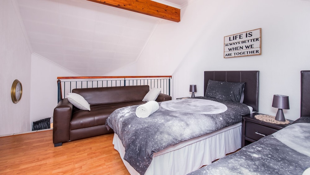 JoziStay Savannah Lodge Apartments - Honeydew 5/25