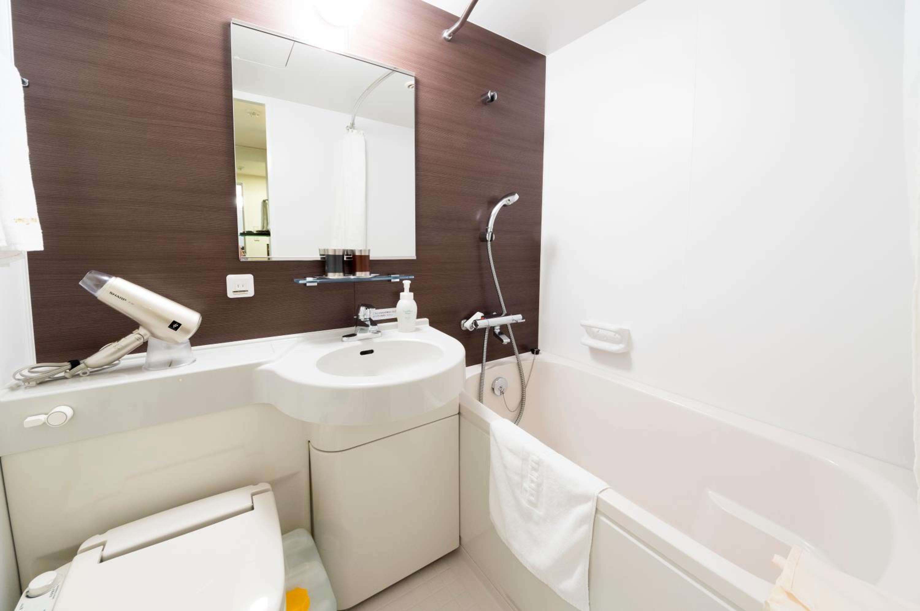 غرفة رباعية بأرضية تاتامي، Dormy Inn Premium Wakayama 2/3