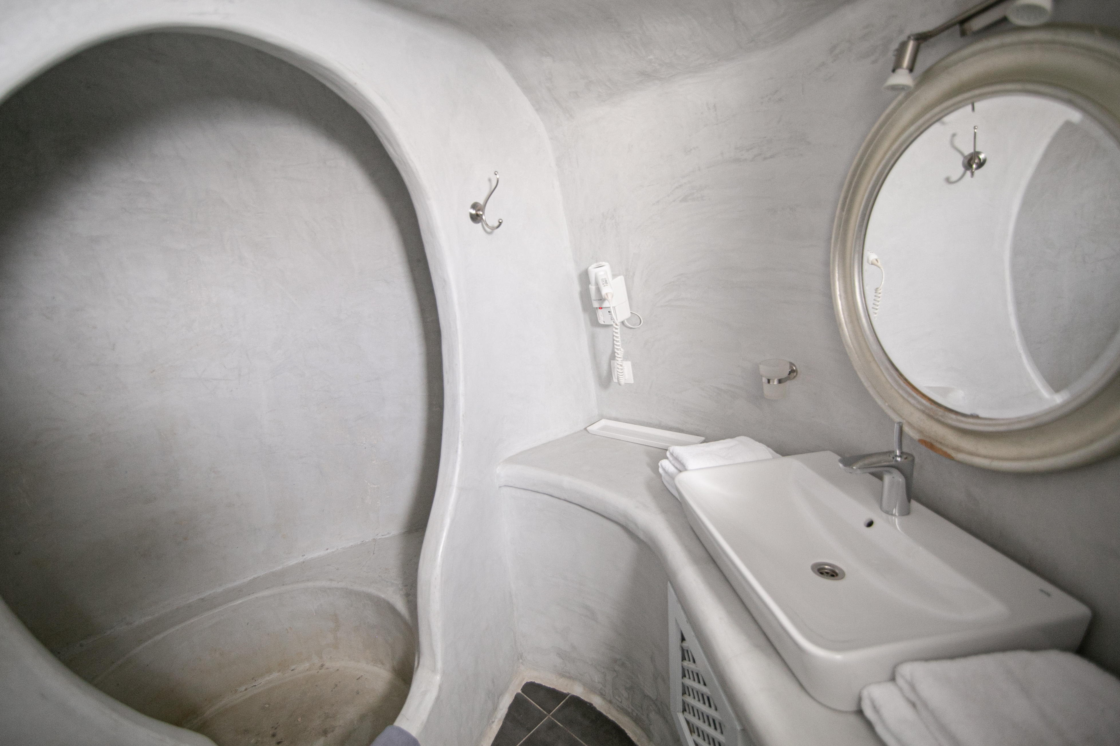 Cave, Honeymoon, Suite, Sunset View, Hot Tub, Vogue Suites 3/3