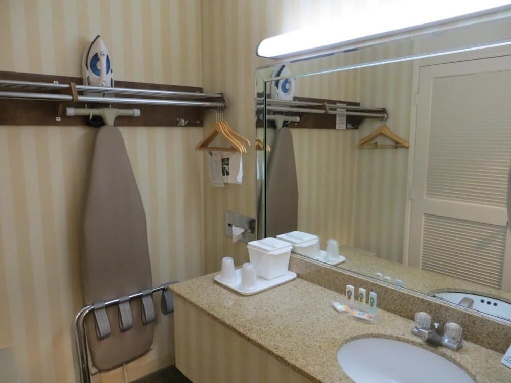 Travelodge By Wyndham Palm Springs 41/41