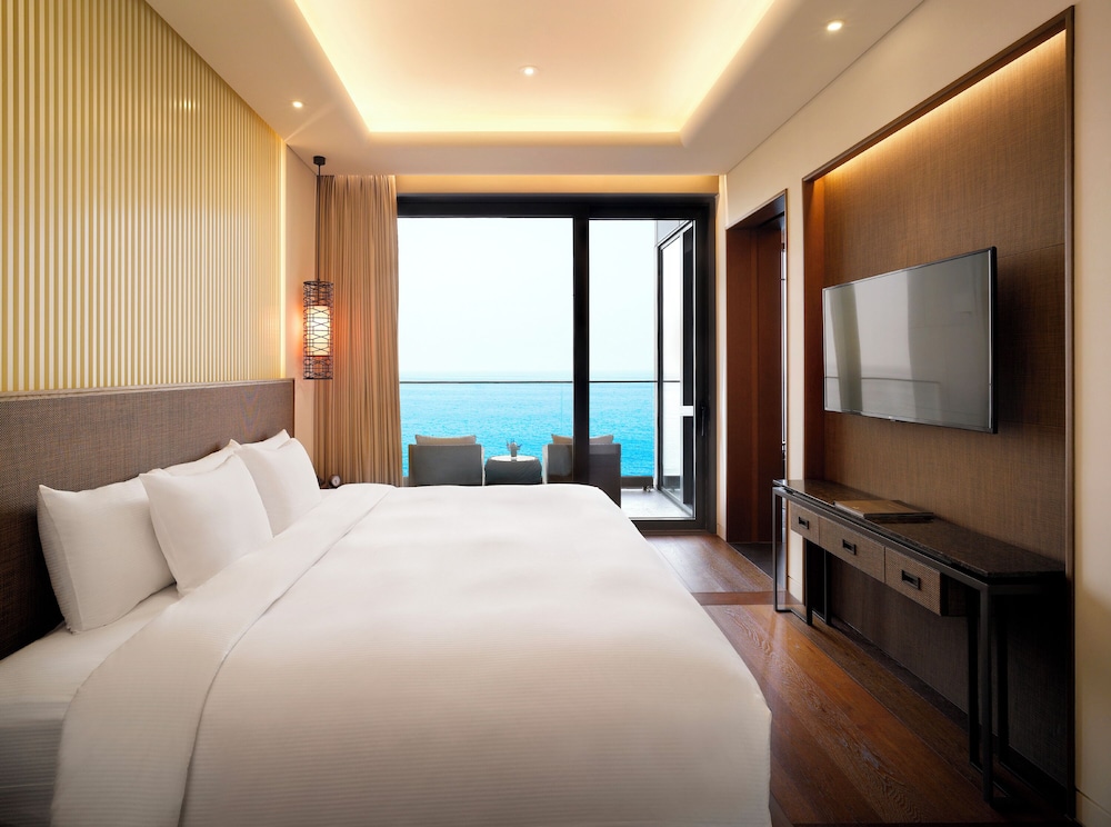 Ocean, Executive, Family, King Bed