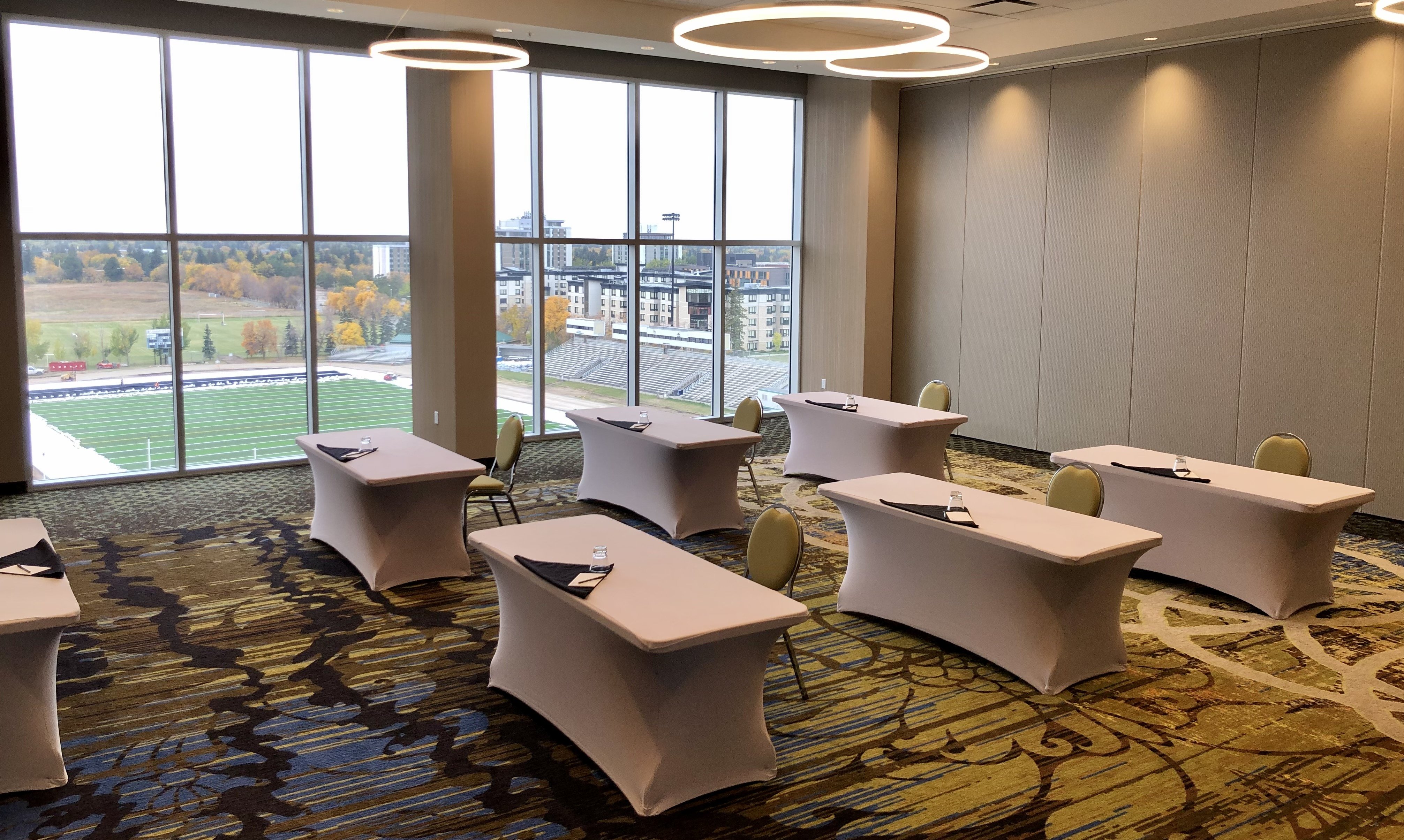 Holiday Inn Express Suites Saskatoon East University 60/78