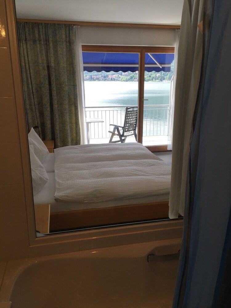 TRESA BAY HOTEL 6/32