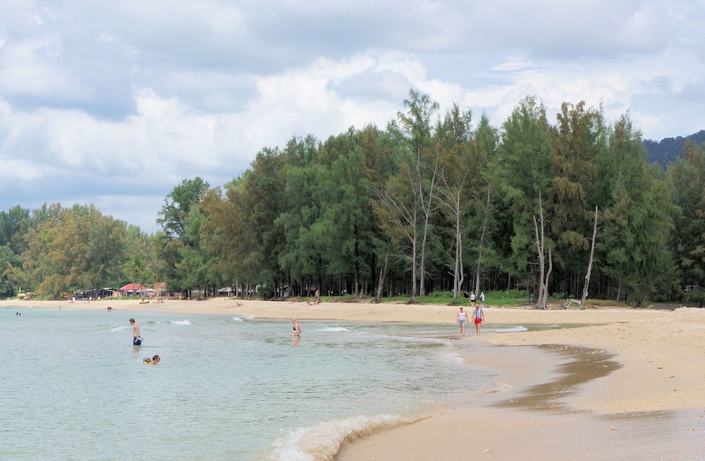 Thai House Beach Resort 35/50