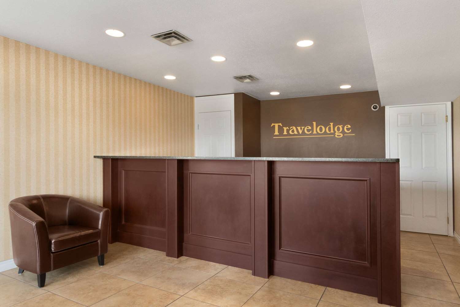 Travelodge By Wyndham Kamloops Mountview 2/69