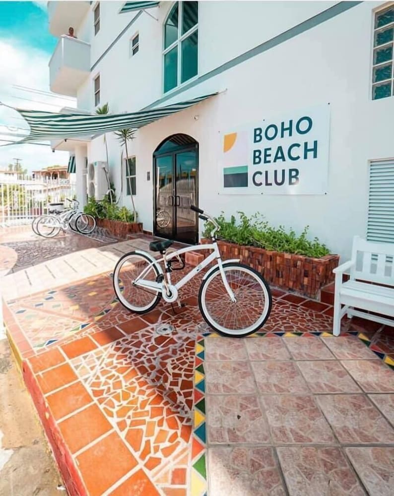 Boho Beach Club 35/39