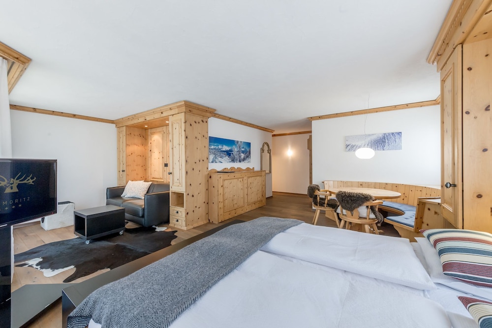 Hotel Cervus 13/34
