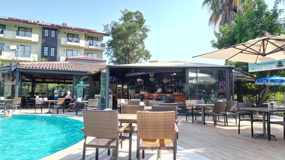 Lemas Suite Hotel 32/48