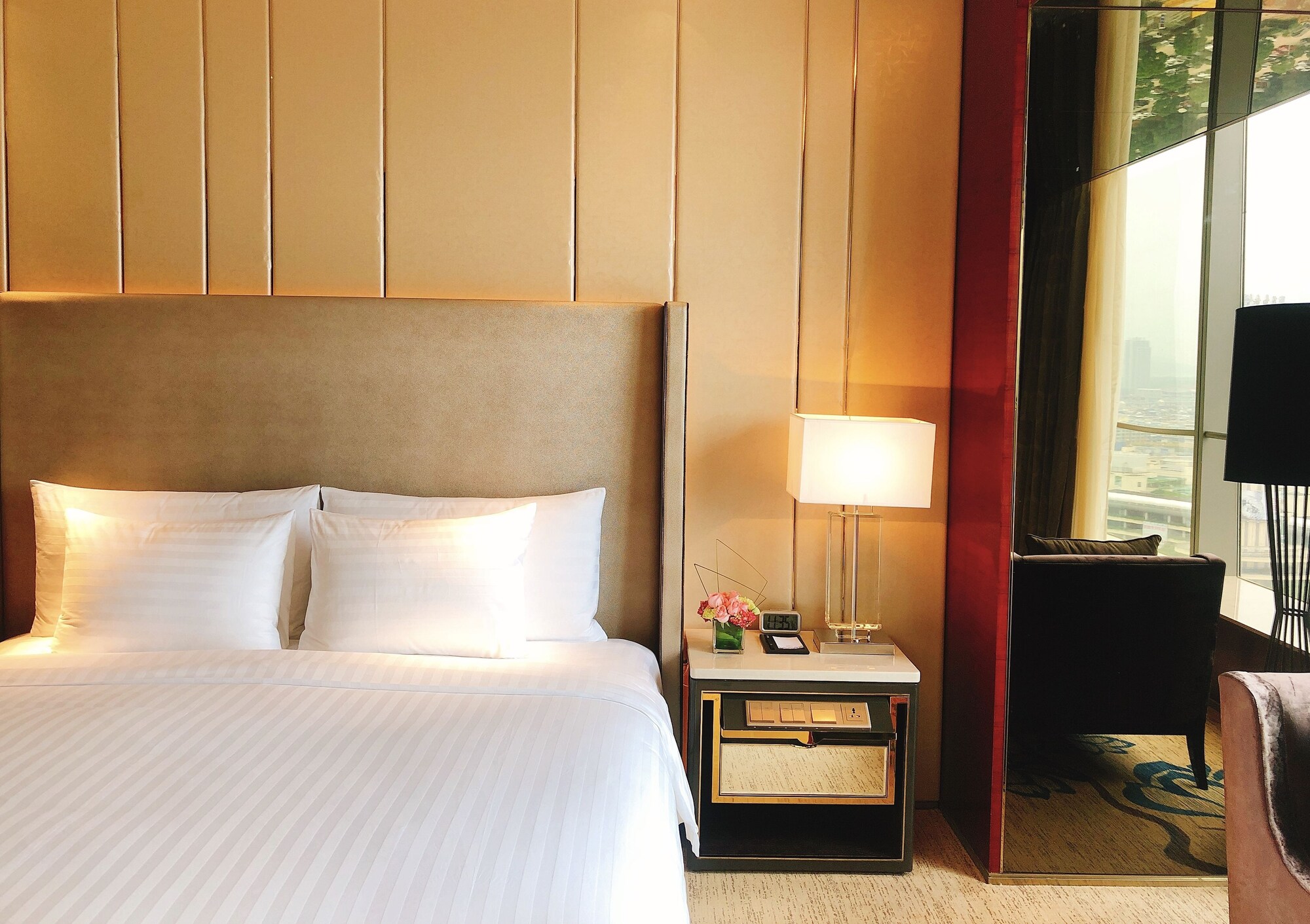 غرفة بسرير كينج بإطلالة للمدخنين، Marriott Yiwu Hotel 3/5