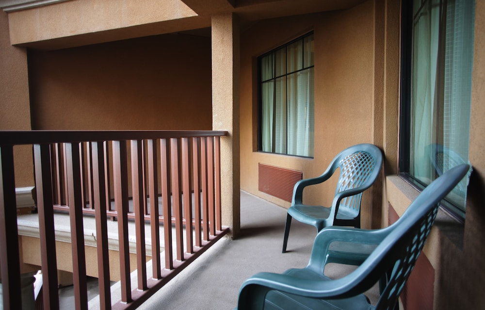 Holiday Inn Phoenix Chandler 48/70