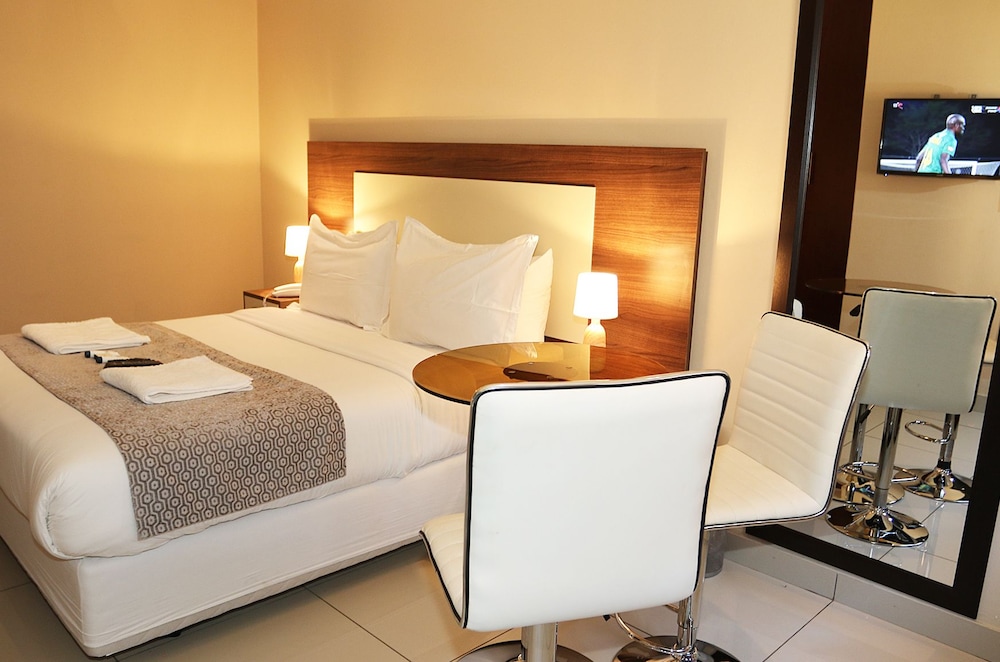 Eagle Nest Luxury Accommodation 13/37