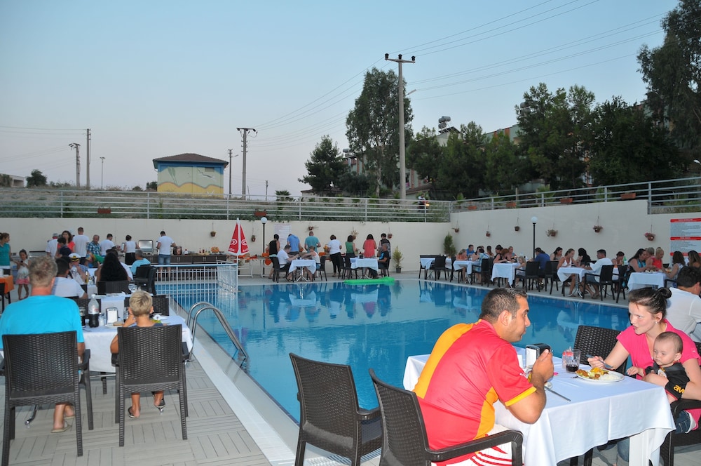 A Hotel Side 45/54