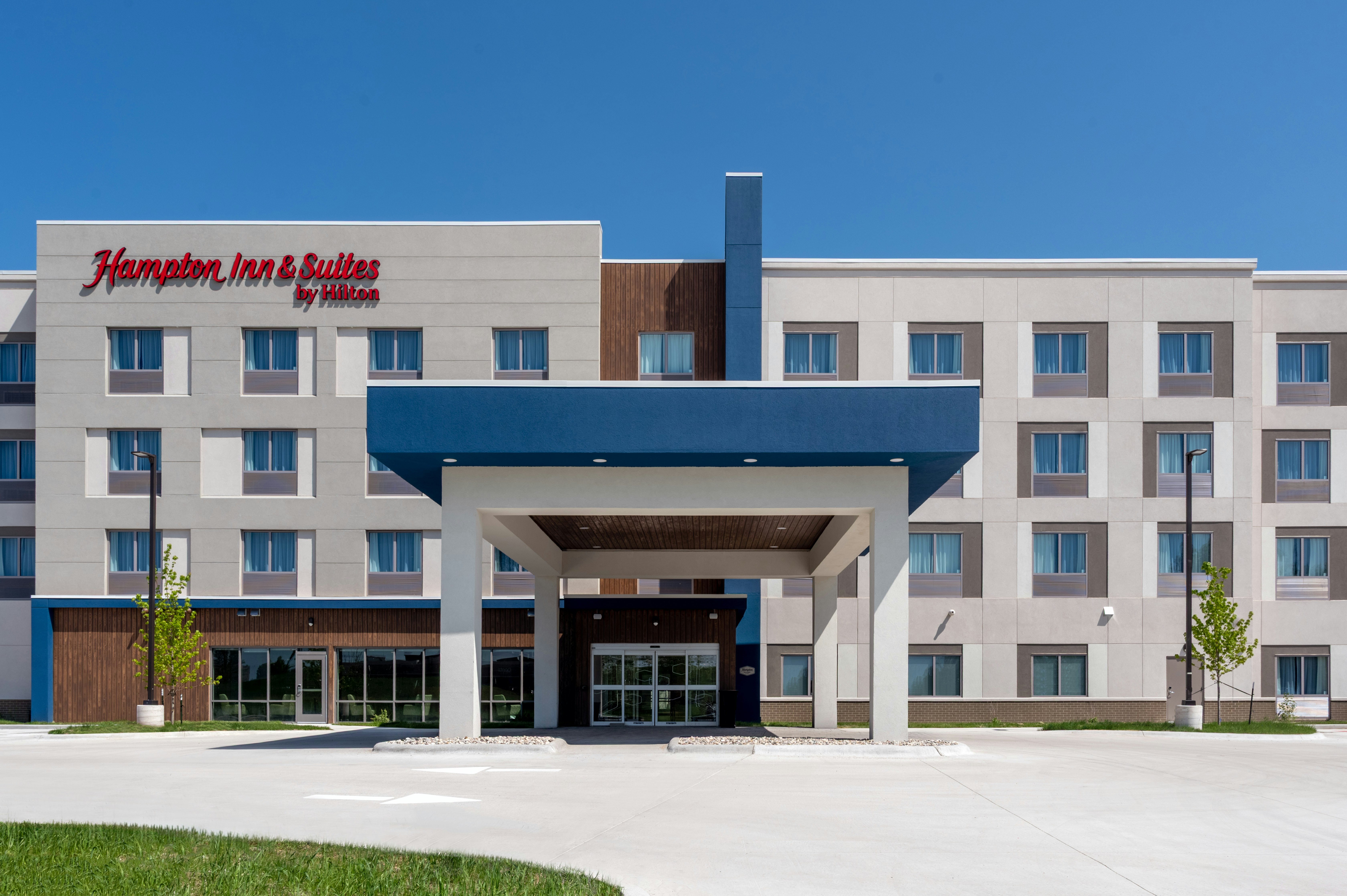 Hampton Inn & Suites Cadillac 2/24
