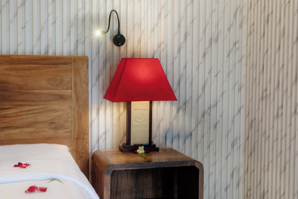 Amoya Inn 20/50