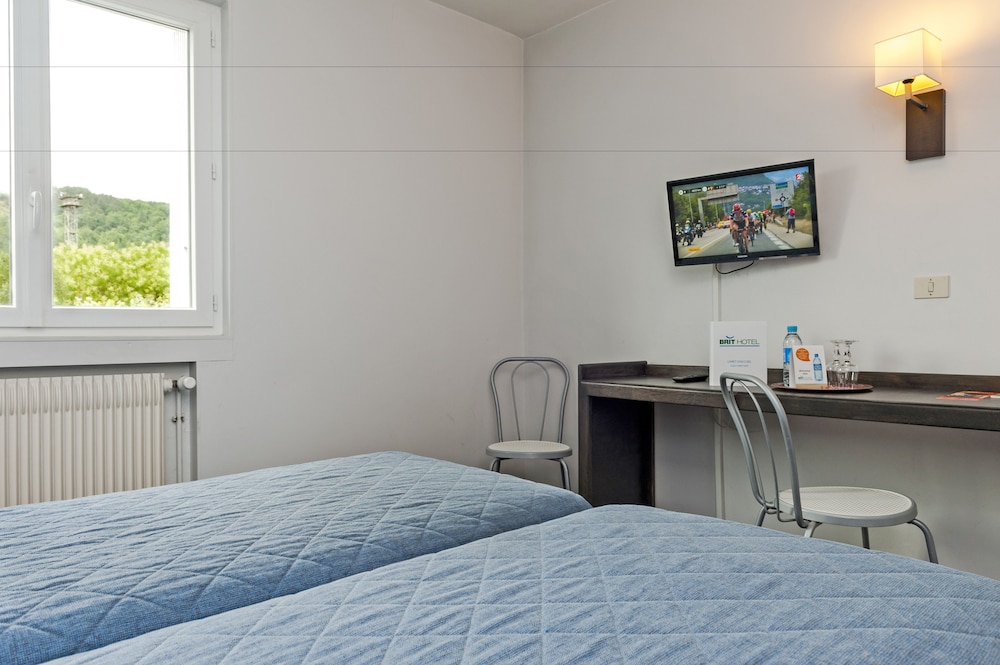 Brit Hotel Cahors Le Valentre 23/70